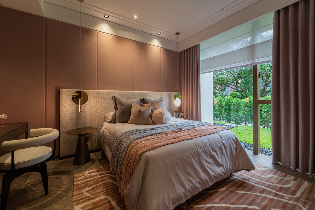 Show suite bedroom